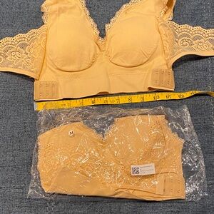 Elegant Lace Bra in Soft Cream